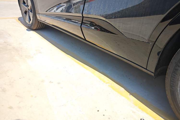 Used Volkswagen ID.UNYX 2025 Pure Model Left Side Sill