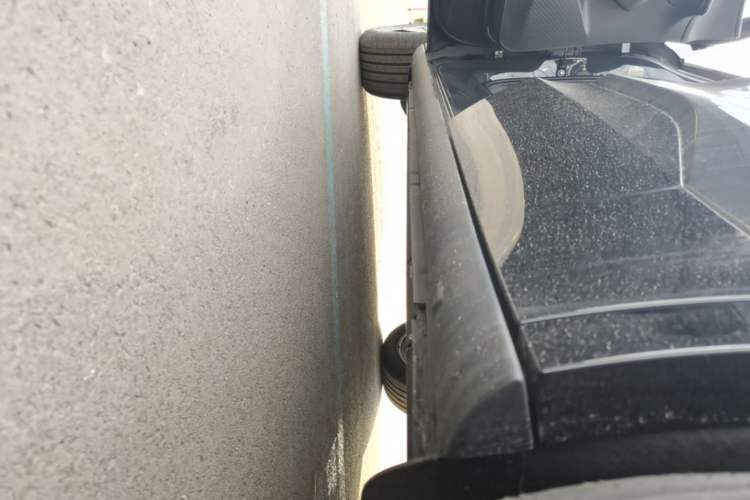 Used Volkswagen ID.UNYX 2025 Pure Model Left Side Sill