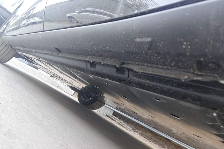 Used Volkswagen ID.UNYX 2025 Pure Model Left Side Sill