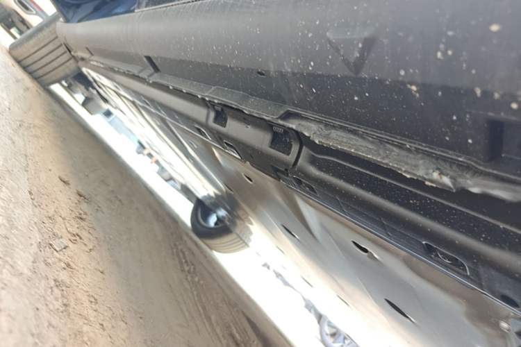 Used Volkswagen ID.UNYX 2025 Pure Model Left Side Sill