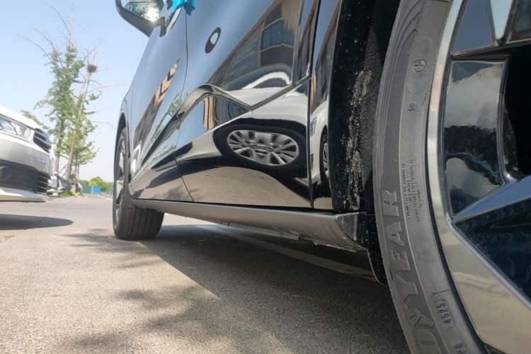 Used Volkswagen ID.UNYX 2025 Pure Model Left Side Sill
