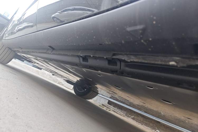 Used Volkswagen ID.UNYX 2025 Pure Model Left Side Sill