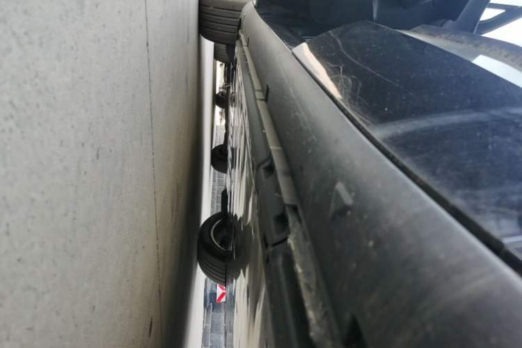 Used Volkswagen ID.UNYX 2025 Pure Model Left Side Sill