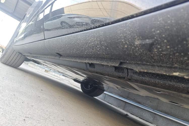 Used Volkswagen ID.UNYX 2025 Pure Model Left Side Sill