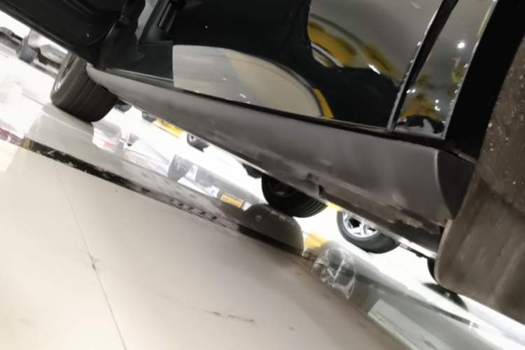 Used Volkswagen ID.UNYX 2025 Pure Model Left Side Sill