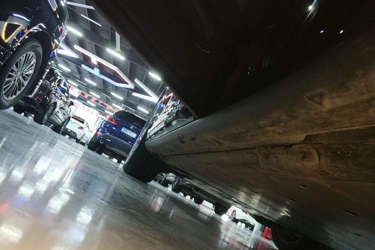 Used Volkswagen ID.UNYX 2025 Pro model Left Side Sill