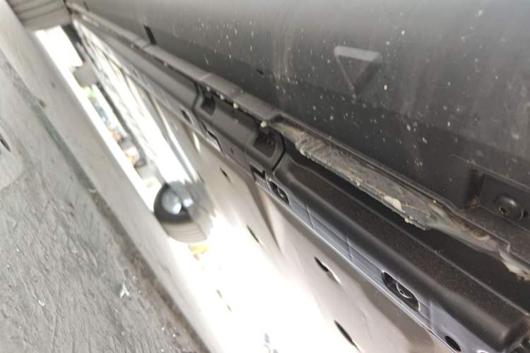 Used Volkswagen ID.UNYX 2025 Pure Model Left Side Sill