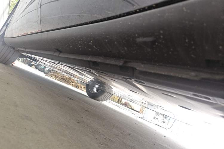 Used Volkswagen ID.UNYX 2025 Pure Model Left Side Sill