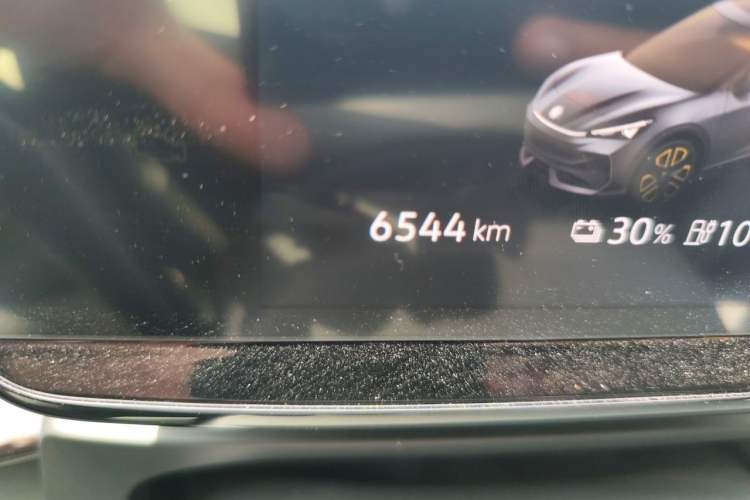 Used Volkswagen ID.UNYX 2025 Pure Model Odometer Close Up