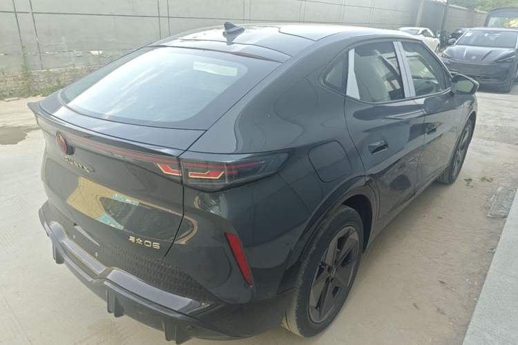 Used Volkswagen ID.UNYX 2025 Pure Model Rear Right 45 Deg