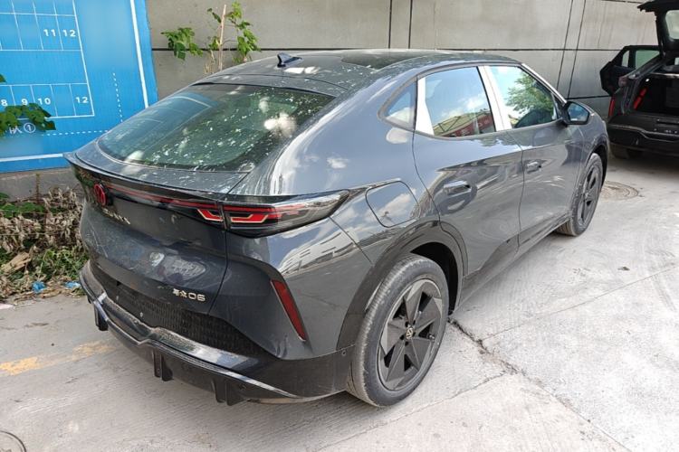 Used Volkswagen ID.UNYX 2025 Pure Model Rear Right 45 Deg