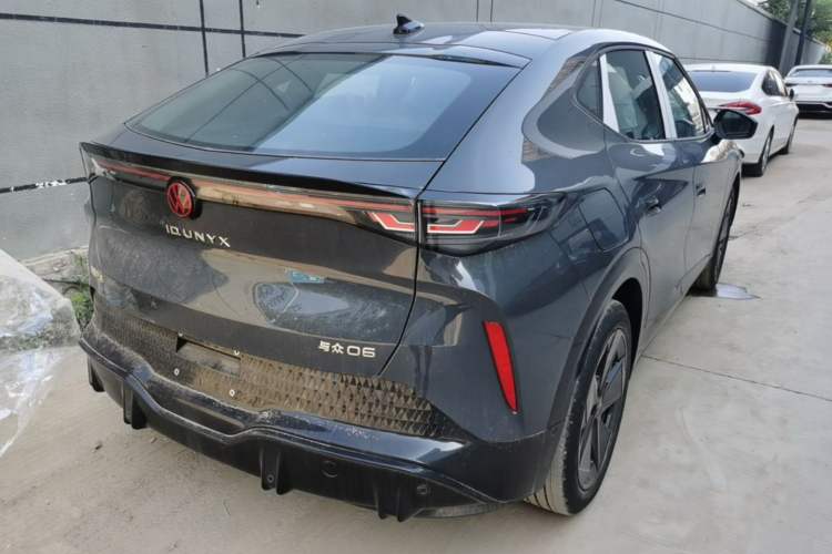 Used Volkswagen ID.UNYX 2025 Pure Model Rear Right 45 Deg