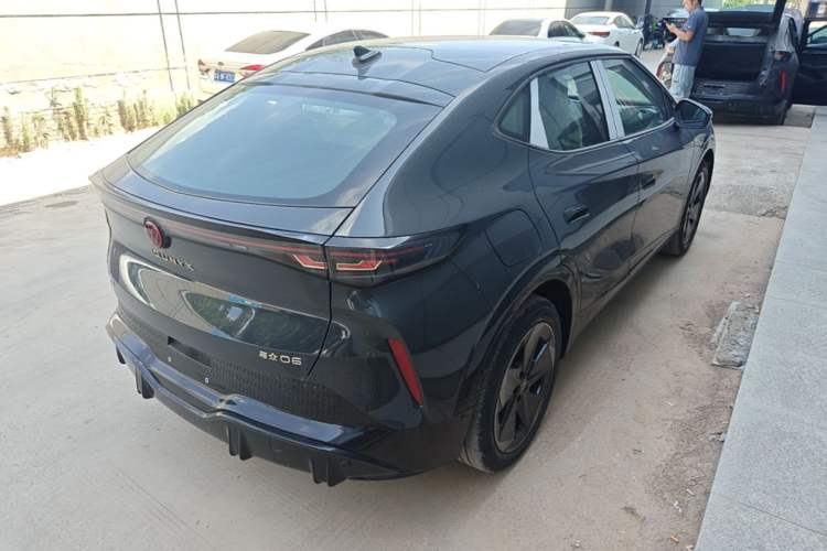 Used Volkswagen ID.UNYX 2025 Pure Model Rear Right 45 Deg