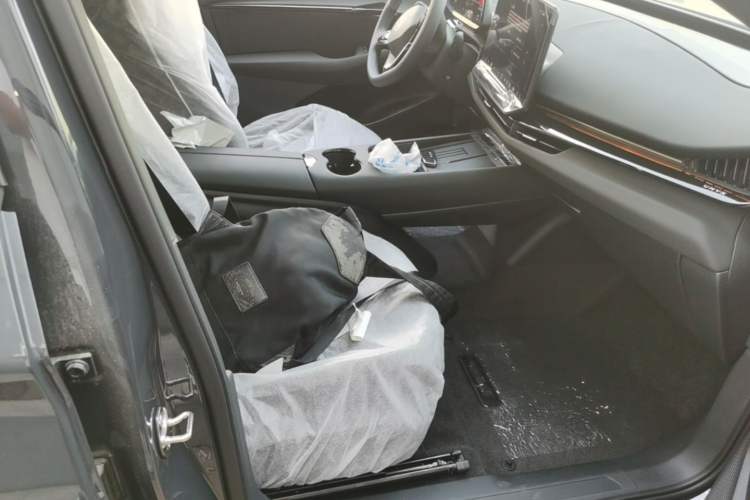 Used Volkswagen ID.UNYX 2025 Pure Model Right Front Seat