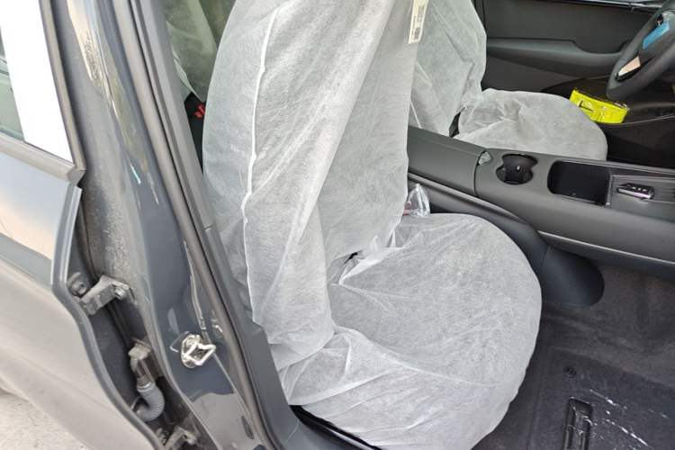 Used Volkswagen ID.UNYX 2025 Pure Model Right Front Seat