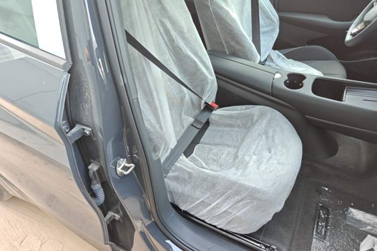 Used Volkswagen ID.UNYX 2025 Pure Model Right Front Seat