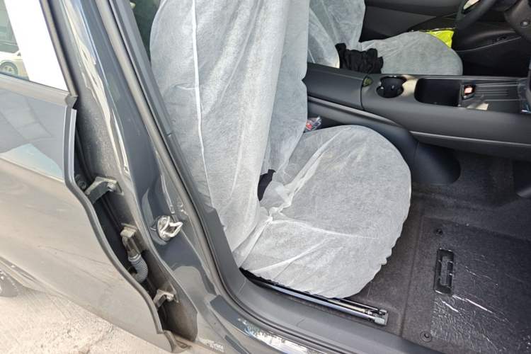 Used Volkswagen ID.UNYX 2025 Pure Model Right Front Seat