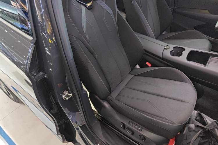 Used Volkswagen ID.UNYX 2025 Pure Model Right Front Seat