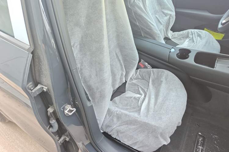 Used Volkswagen ID.UNYX 2025 Pure Model Right Front Seat