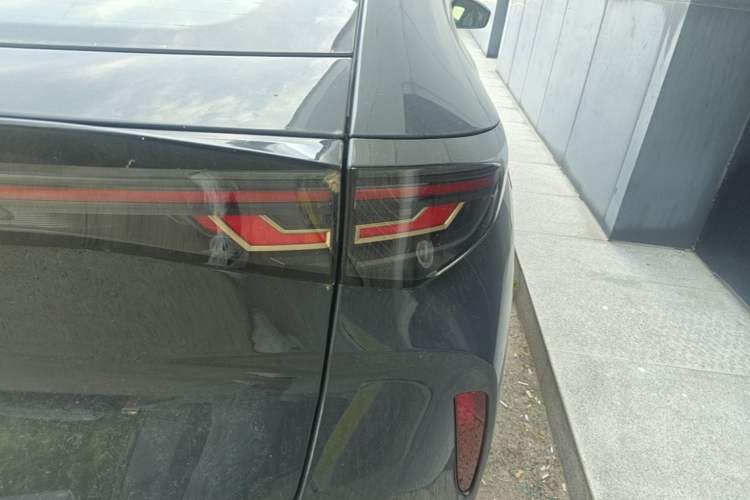 Used Volkswagen ID.UNYX 2025 Pure Model Right Rear Taillight