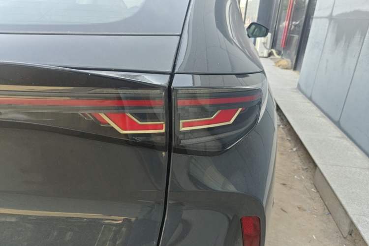 Used Volkswagen ID.UNYX 2025 Pure Model Right Rear Taillight
