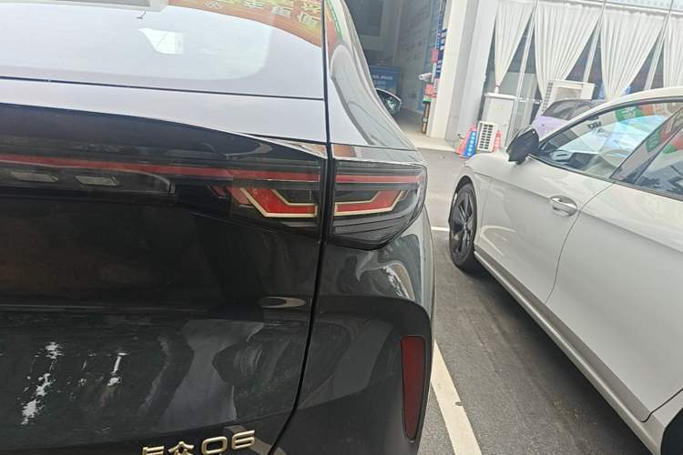 Used Volkswagen ID.UNYX 2025 Pure Model Right Rear Taillight