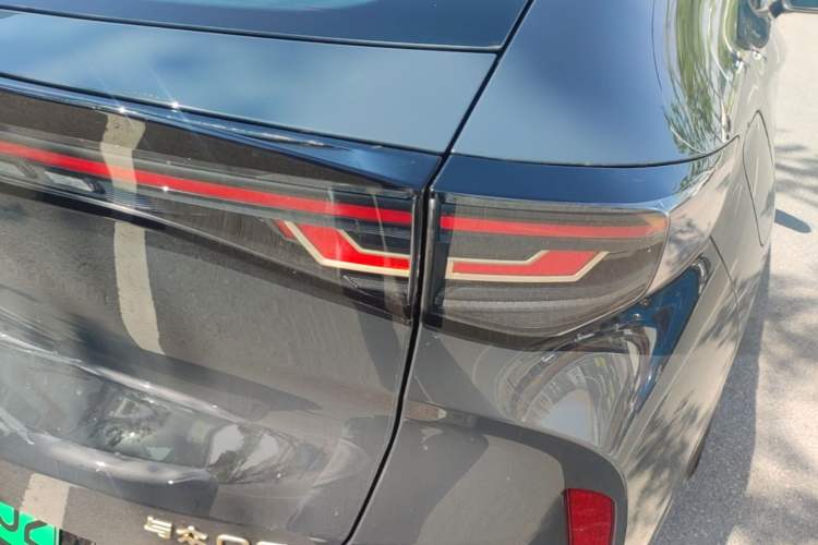 Used Volkswagen ID.UNYX 2025 Pure Model Right Rear Taillight