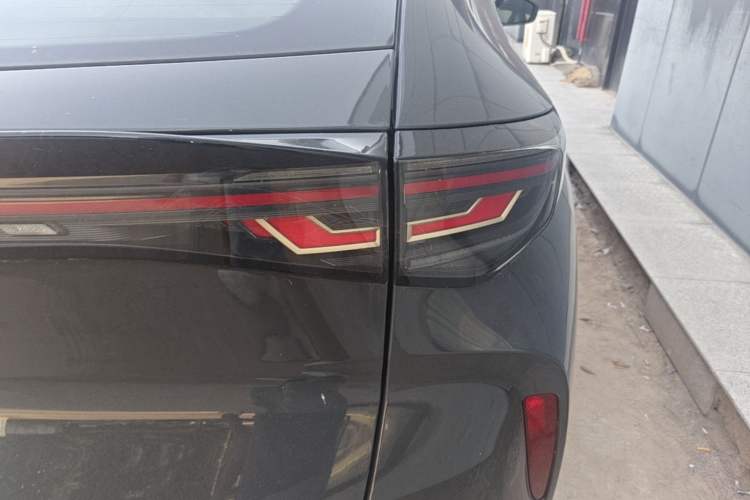 Used Volkswagen ID.UNYX 2025 Pure Model Right Rear Taillight