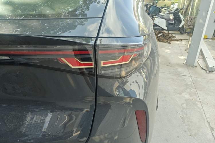 Used Volkswagen ID.UNYX 2025 Pure Model Right Rear Taillight