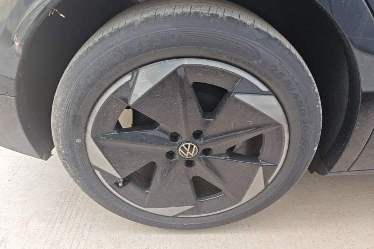 Used Volkswagen ID.UNYX 2025 Pure Model Right Rear Wheel Hub