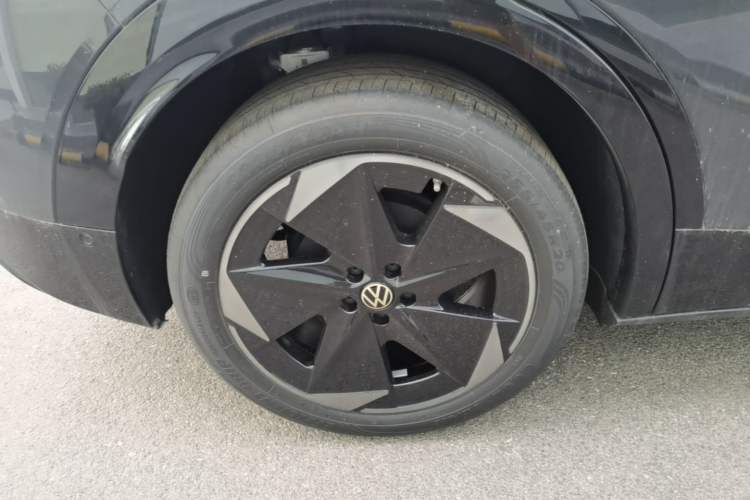 Used Volkswagen ID.UNYX 2025 Pure Model Right Rear Wheel Hub