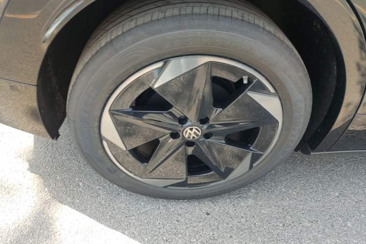 Used Volkswagen ID.UNYX 2025 Pure Model Right Rear Wheel Hub