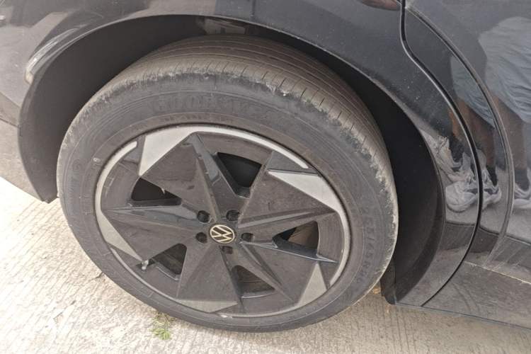 Used Volkswagen ID.UNYX 2025 Pure Model Right Rear Wheel Hub