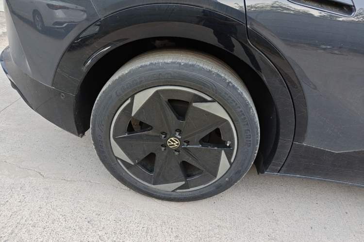 Used Volkswagen ID.UNYX 2025 Pure Model Right Rear Wheel Hub