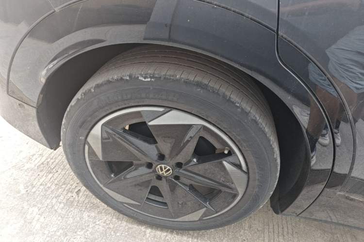 Used Volkswagen ID.UNYX 2025 Pure Model Right Rear Wheel Hub