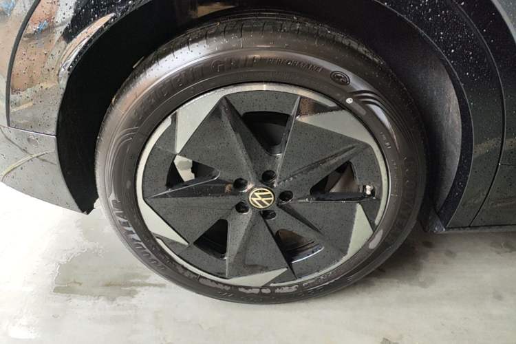 Used Volkswagen ID.UNYX 2025 Pure Model Right Rear Wheel Hub