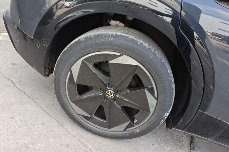 Used Volkswagen ID.UNYX 2025 Pure Model Right Rear Wheel Hub