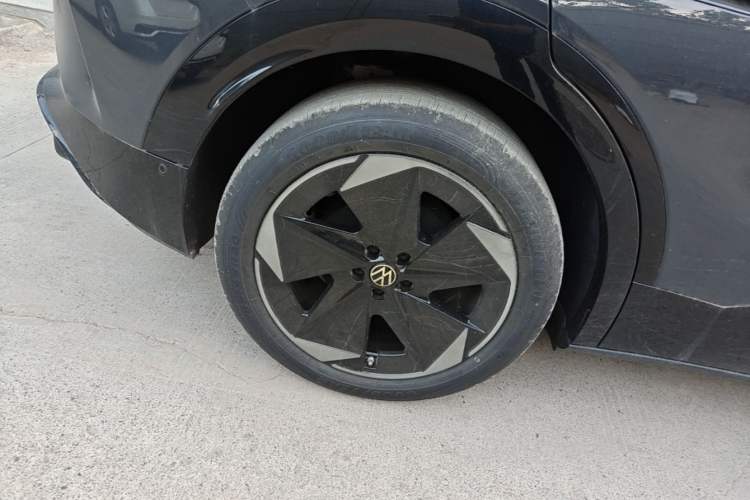 Used Volkswagen ID.UNYX 2025 Pure Model Right Rear Wheel Hub
