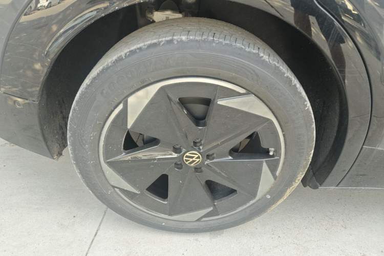 Used Volkswagen ID.UNYX 2025 Pure Model Right Rear Wheel Hub