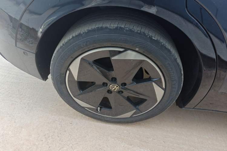 Used Volkswagen ID.UNYX 2025 Pure Model Right Rear Wheel Hub
