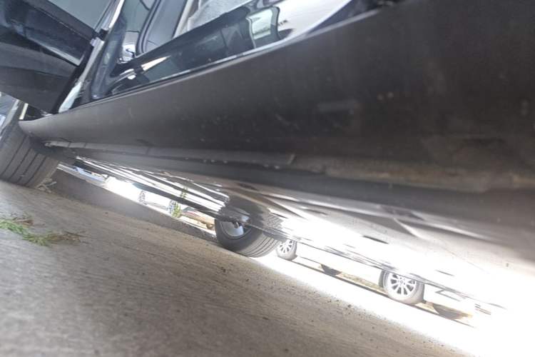 Used Volkswagen ID.UNYX 2025 Pure Model Right Side Sill