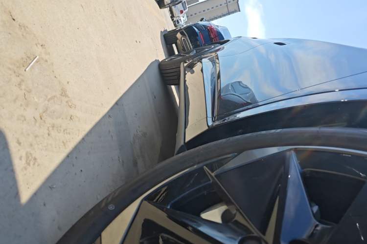 Used Volkswagen ID.UNYX 2025 Pure Model Right Side Sill
