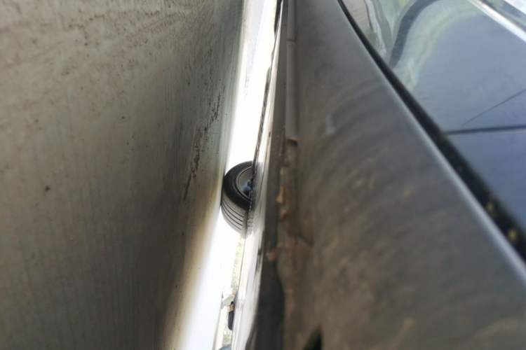 Used Volkswagen ID.UNYX 2025 Pure Model Right Side Sill