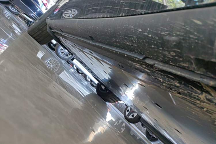 Used Volkswagen ID.UNYX 2025 Pure Model Right Side Sill