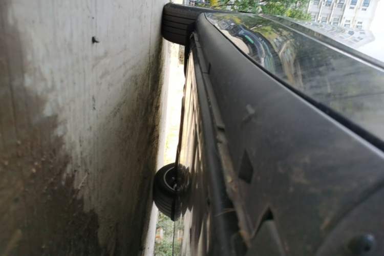 Used Volkswagen ID.UNYX 2025 Pure Model Right Side Sill