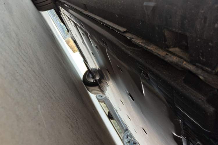 Used Volkswagen ID.UNYX 2025 Pure Model Right Side Sill