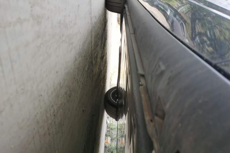 Used Volkswagen ID.UNYX 2025 Pure Model Right Side Sill