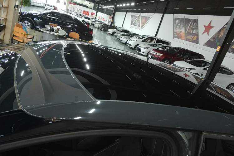 Used Volkswagen ID.UNYX 2025 Pro model Roof