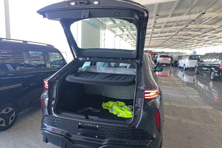 Used Volkswagen ID.UNYX 2025 Pure Model Trunk