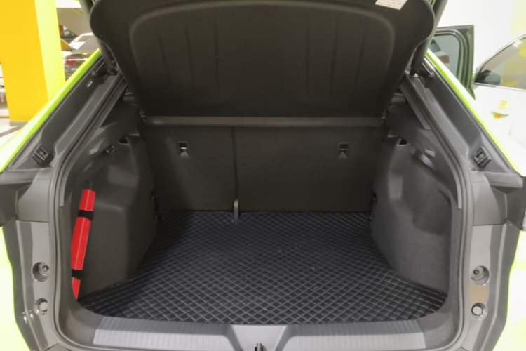 Used Volkswagen ID.UNYX 2025 Pure Model Trunk